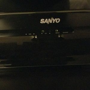32 inch SANYO flat screen